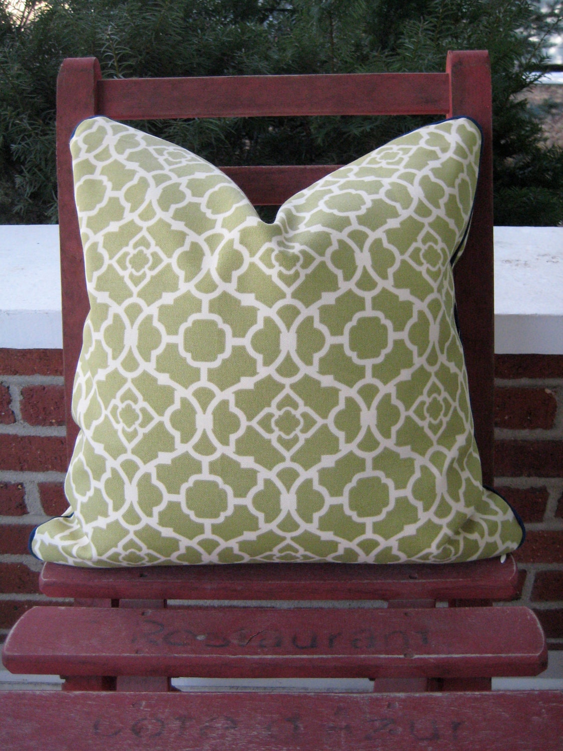 Lattice Citrine green pillow with navy piping