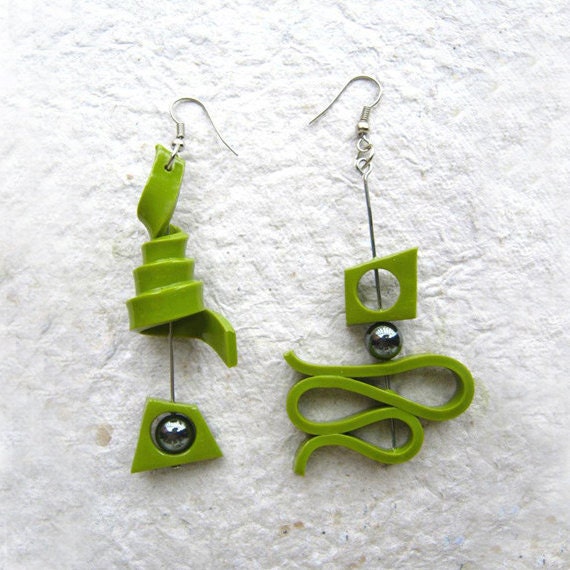 Green polymer clay earrings - trampsandglams