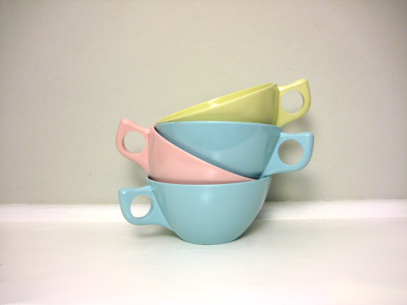 Vintage Pastel Melamine Cups, Spring Aqua Blue, Pink, Yellow, Lot of 4 Aztec Teacups, Retro Kitchen Plastic