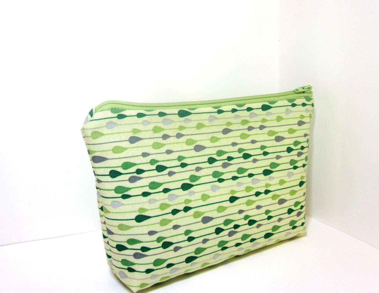 Medium Zipper Cosmetic Pouch  Green Raindrops