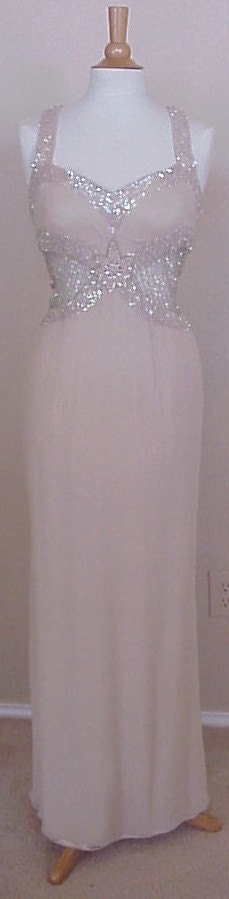 Style 1068 - Prom Dresses - Evening Gowns - Formal Wear - Darius Cordell Fashion Ltd.
