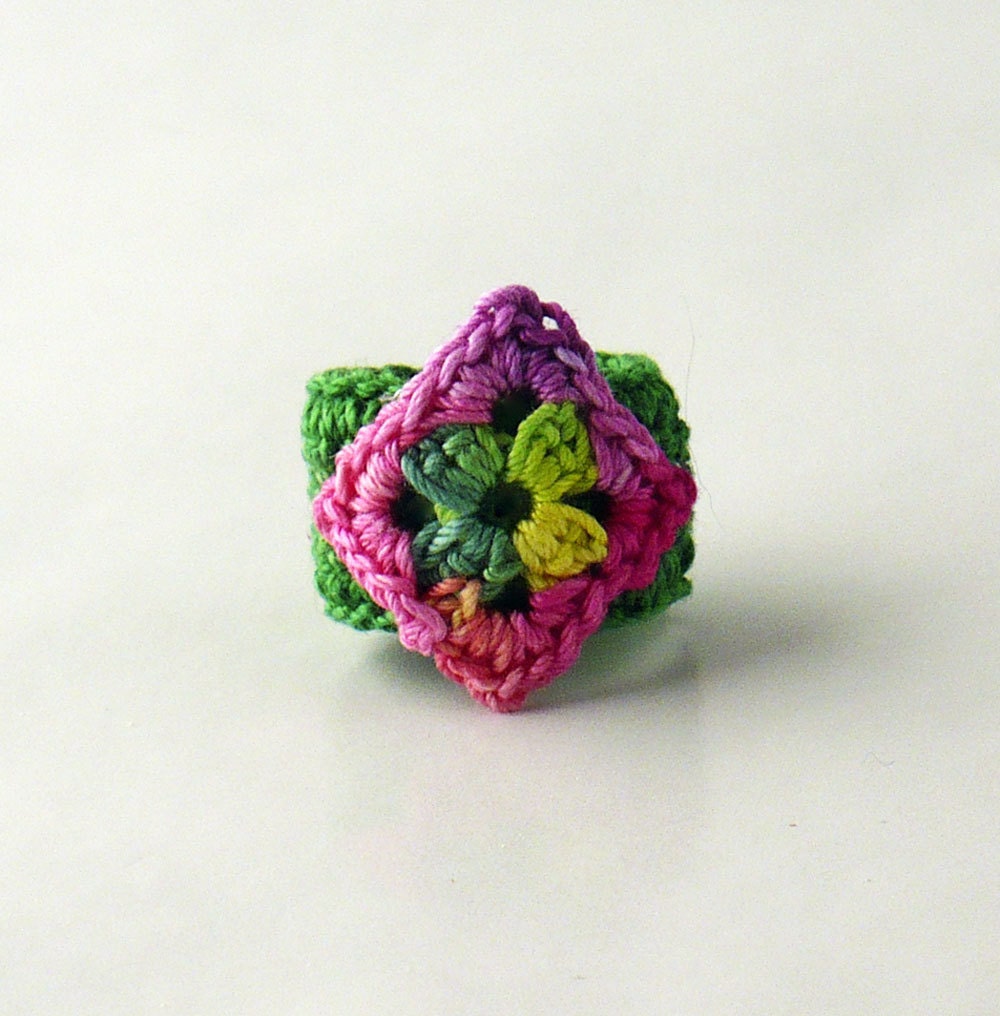 Crochet Ring Diamond Shape Applique Green Yellow Fucshia Rose On An Emerald Green Band