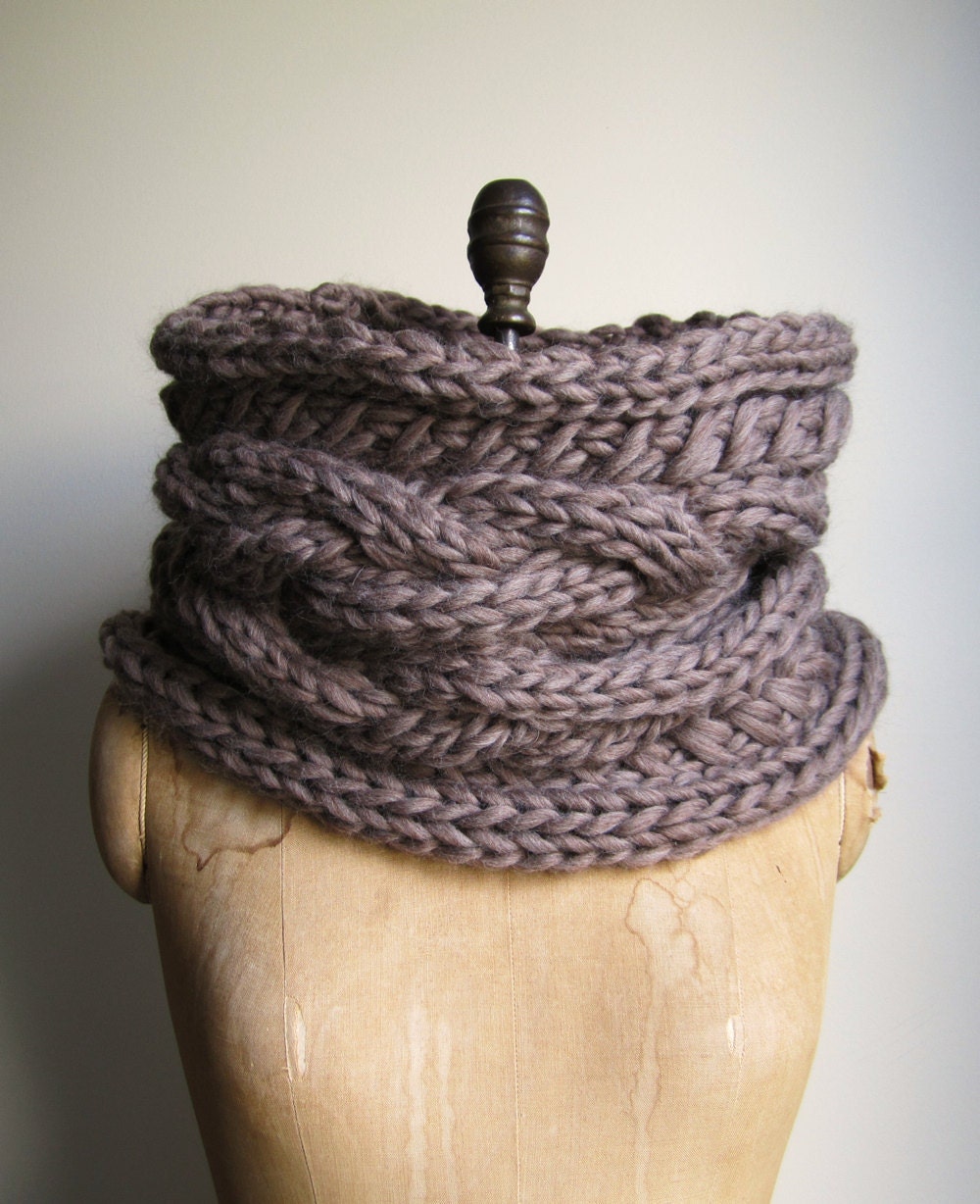 Oversized Cable knit cowl Walnut