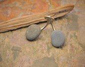 Double Hook with Beach Rocks