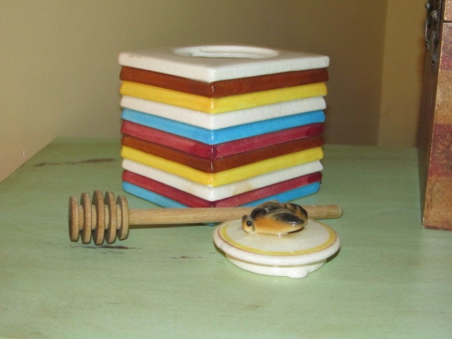 Fifties Canister with Bee Lid by Ceramicade