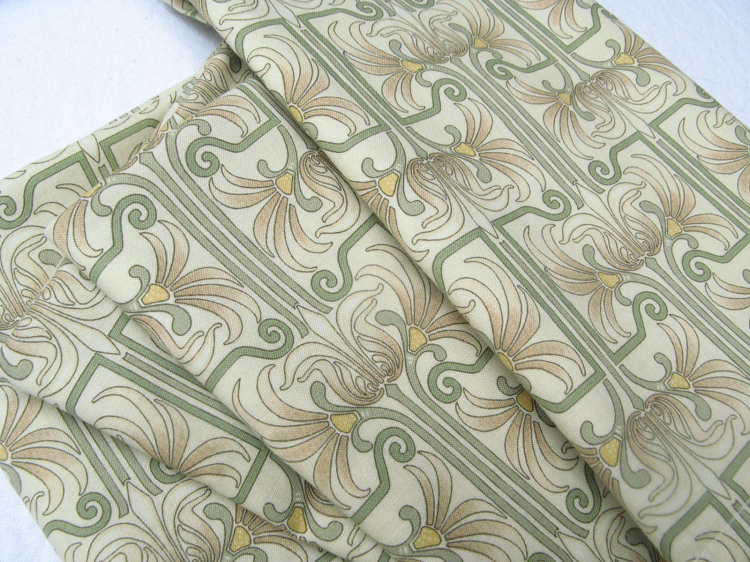 Dinner Cloth Napkins Neutral Floral Taupe Cream 18 Inch Set of Four