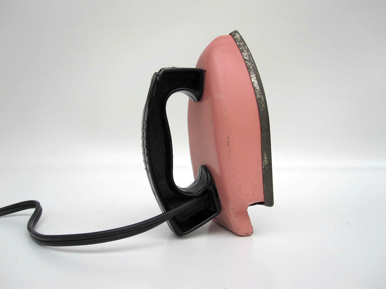 Vintage Pink Toy Iron - Girly Childs Iron - Low Heat Working Condition - Mid Century Toy