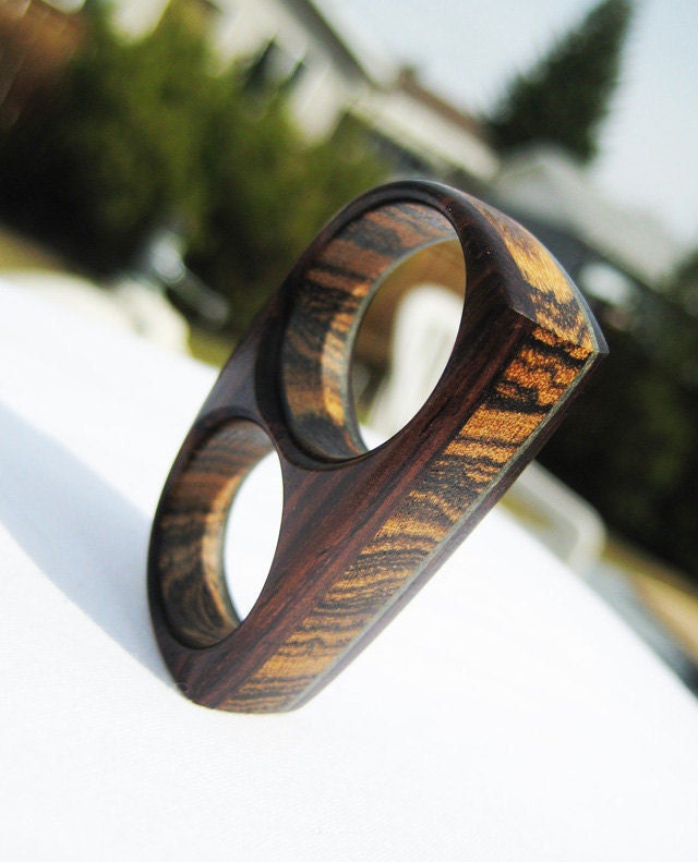 Two Finger Ring - Cocobolo, Bocote & Forest Green-Dyed Veneer - Endeavours