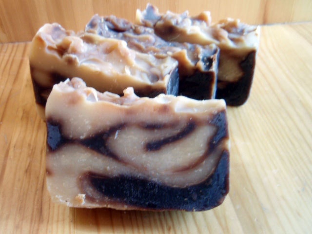 Goats milk soap, warm vanilla, palm oil free