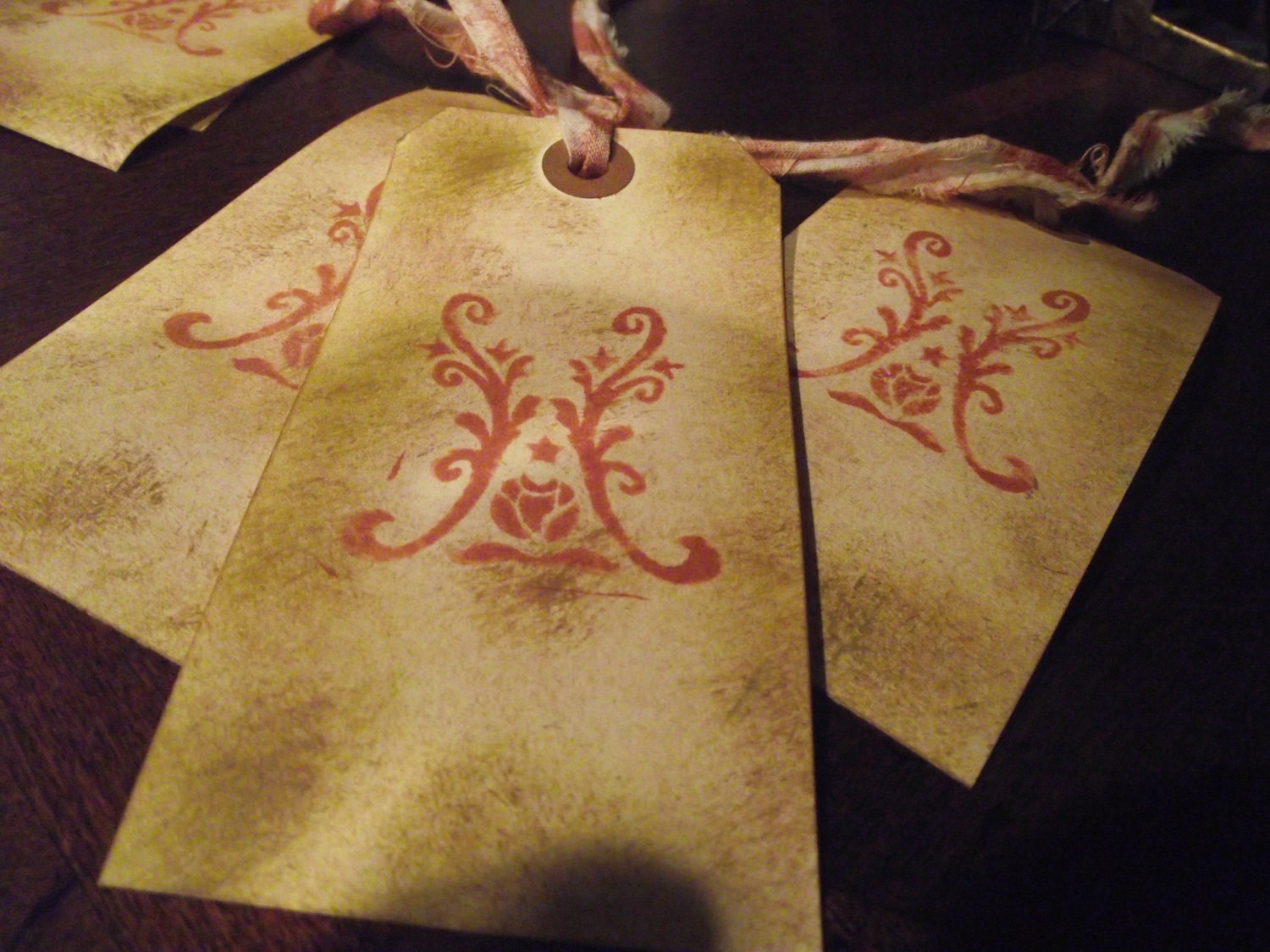 Vintage  Design  Dstress  Edges  Muslin  Distree  Ribbon  Old  world  Gift  Tags