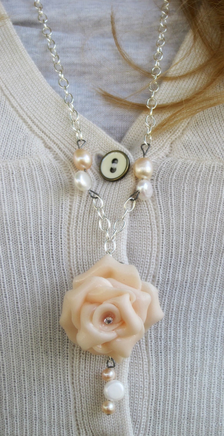 Long Peach Rose Lariat Necklace / GARDEN PARTY