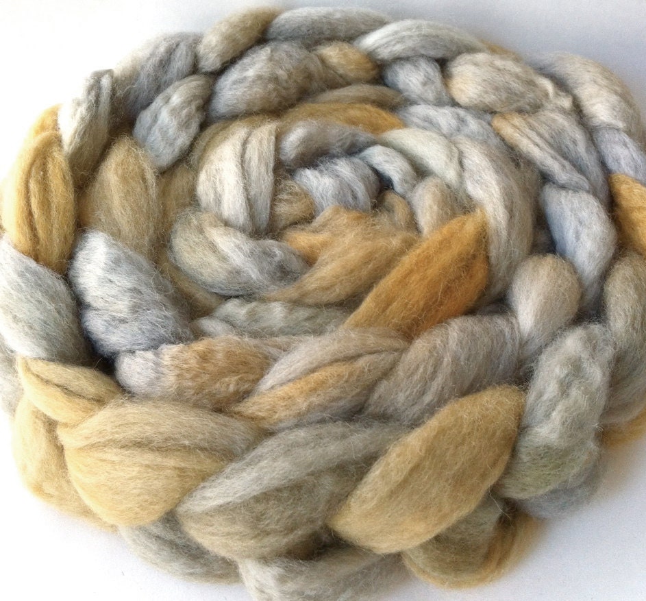 Grumpy Birds - hand dyed bluefaced leicester roving, 4 oz.
