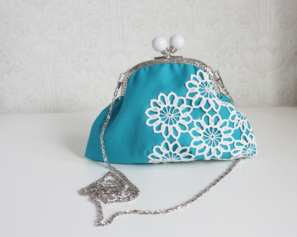 turquoise purse with vintage lace - Tuuni