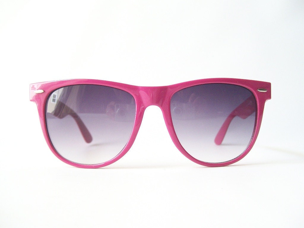 vintage sunglasses sun glasses wayfarer round deep pink frames with lilac purple frames retro fashion accessories modern style trends