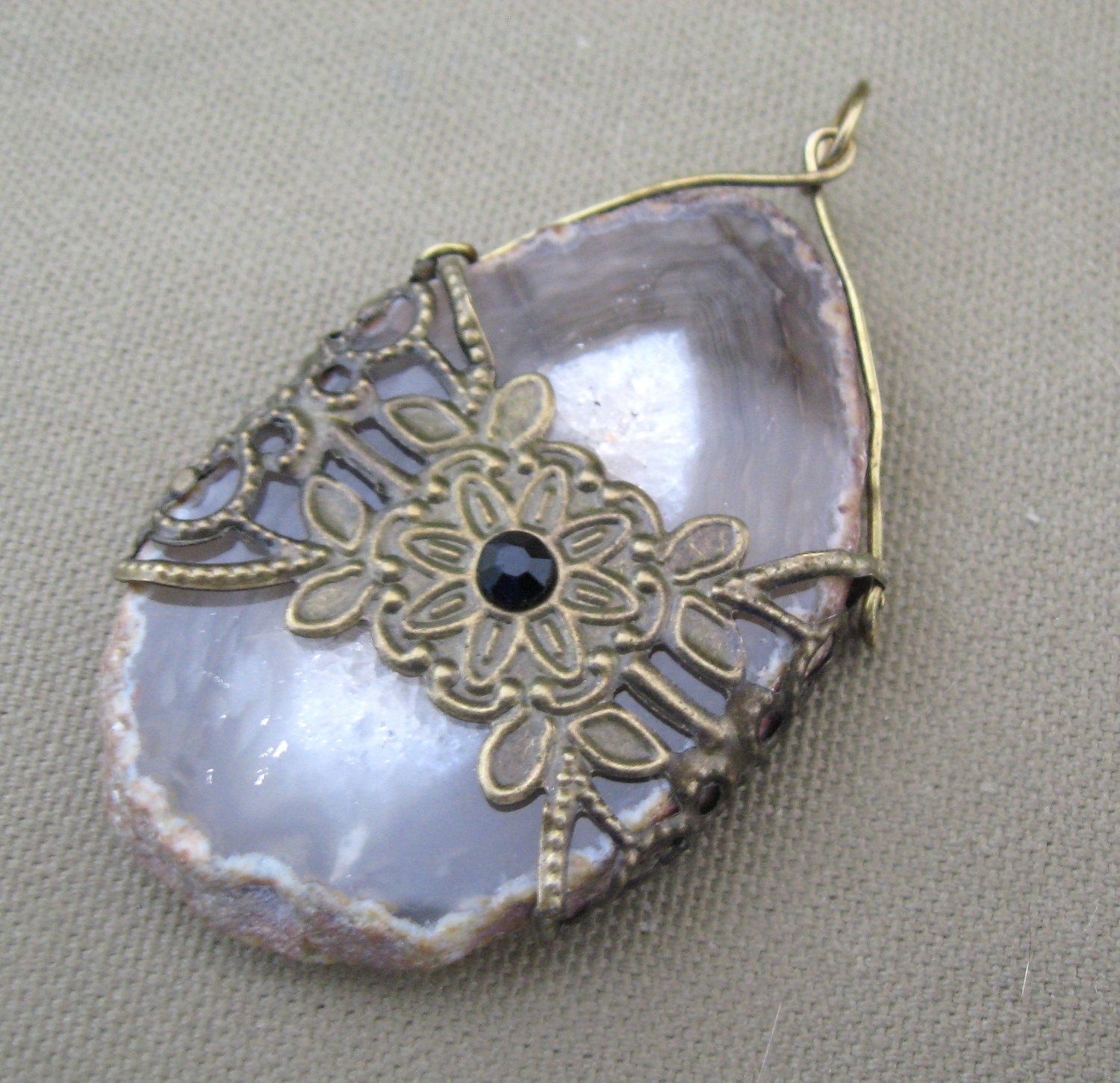 Neutral Quartz Stone Wrapped Pendant Necklace