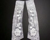 White Netted Lace Applique Collar Set of 2 Pieces Rose design