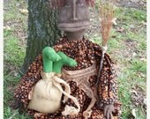 Primitive Halloween Witch Tillie and Toads