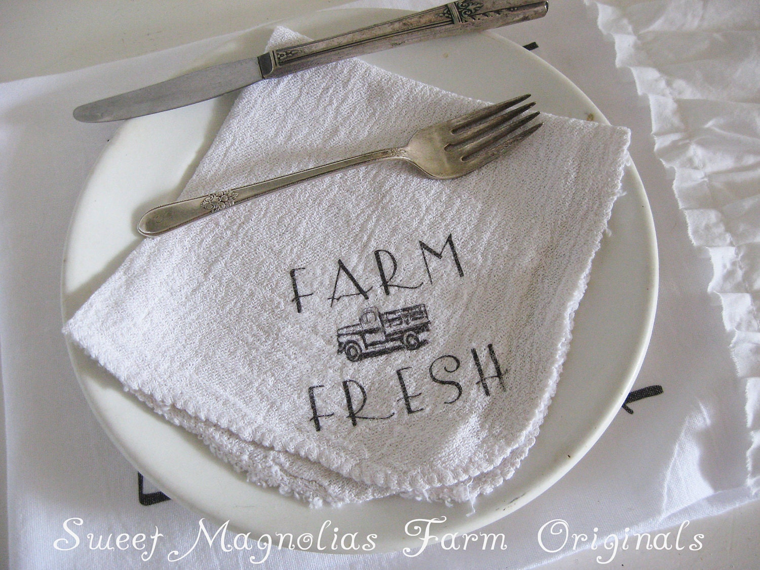 Farmhouse Napkins Set of 4 "Farm Fresh" Vintage Truck - Perfect for BBQ's.. Parties.. Weddings .. and Everyday Use