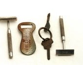 The Hotel Essex - Vintage Collection - Shoe Horn, Razors and Keys