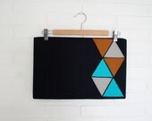 Triangle clutch. Black.