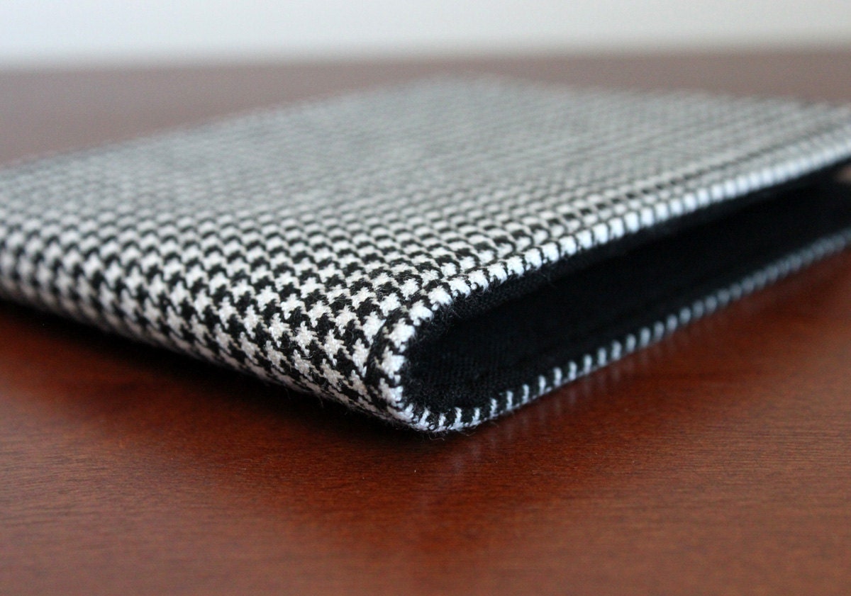 Mens 5 Pocket Billfold Wallet in Black and White Houndstooth Wool