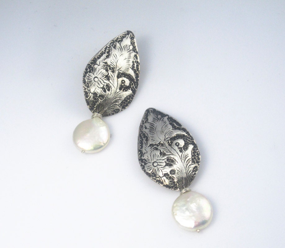 Bridal  Earrings - Flower Design - Sterling Silver - Pearl - serpilguneysudesigns