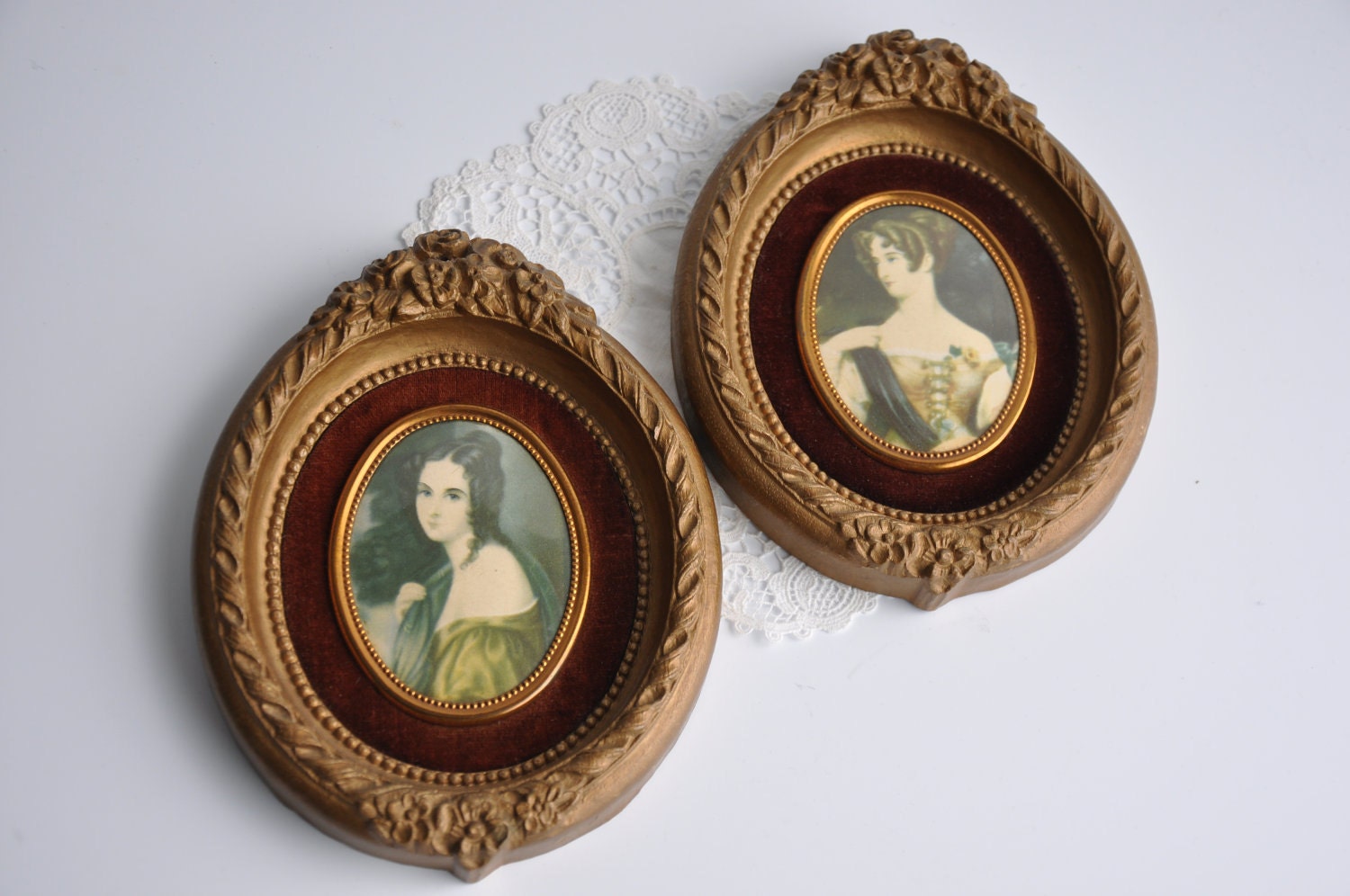 Victorian Cameo Portrait Plaque Victorian Decor Gold Rose Frame - rustandreliques