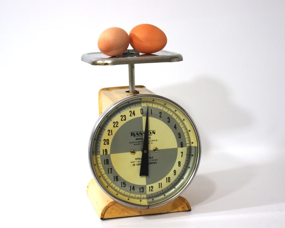 Vintage Kitchen Scale, Glass Covered Face