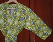 Womens Kimono Robe. Dressing Gown. Bathrobe.  Robe. Cashmere Cameo.  Knee Length.