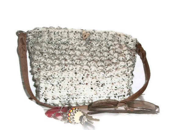 Off-White Crocheted Handbag in Popcorn Stitch - MadeforMebyOaklie
