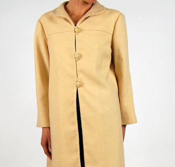 Vintage Cream Coat with Gold Rimmed Fabric Covered Button Accents Sz S