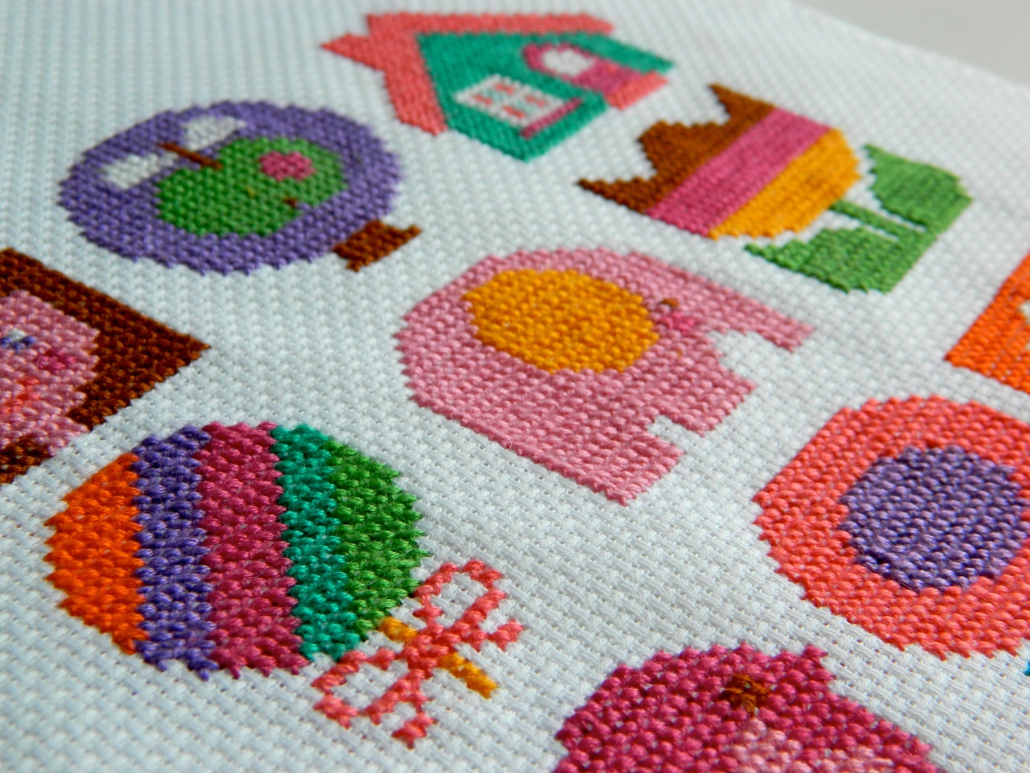 Original Retro Cross Stitch PDF Pattern by alice apple - Motif Patterns for Girls