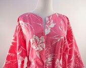 Vintage 1960s Hawaiian style caftan. Pink boho summer dress kaftan Hawaii floral print
