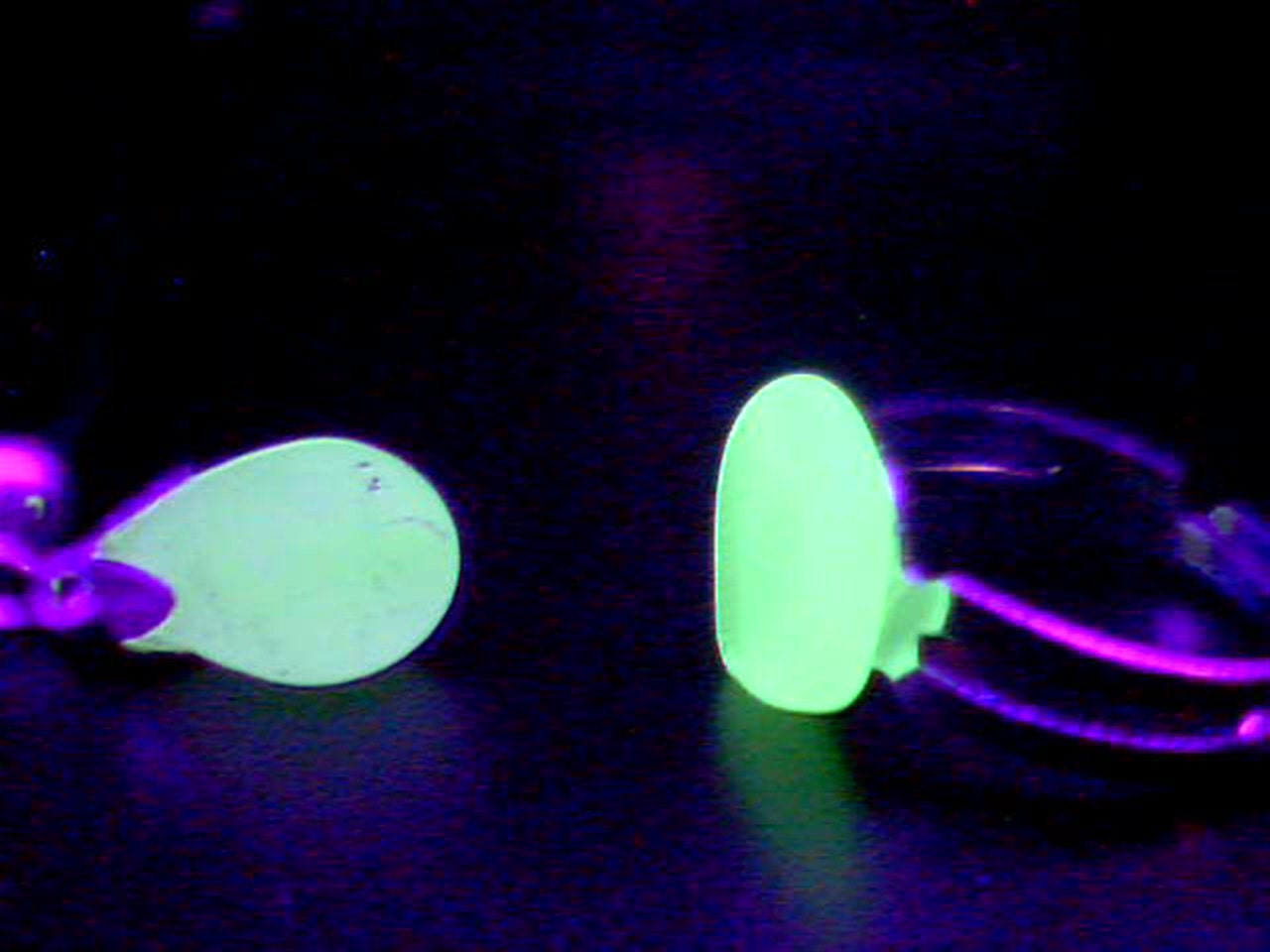 Genuine UV glows under blacklight beach sea glass pendant & ring ajustable size handmade necklace