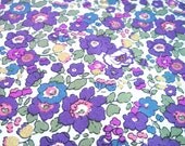 Pretty Flowers with Gold in Purple - Cotton Fabric - EK-QS38290A