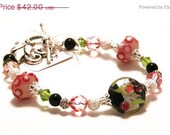 30% CEARANCe SALe and FREE SHIPPING   handmade Lampwork Bracelet pink black white LB004