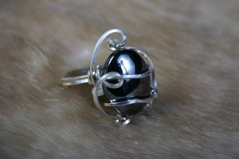 Wire Wrap Ring-Hematite Cab in 18g SS  Size 7 Night's Splendar