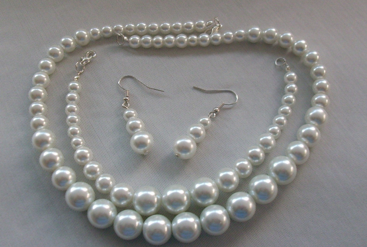 White Pearl Delight Set - Graduated Rounds