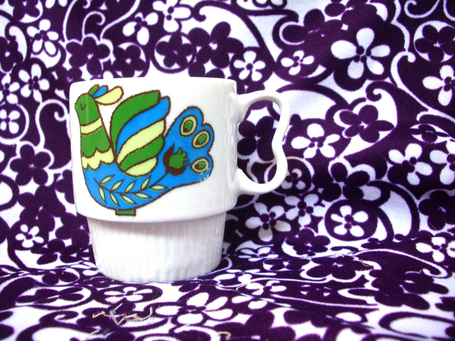 Vintage Cup -Mug - Retro- Bird