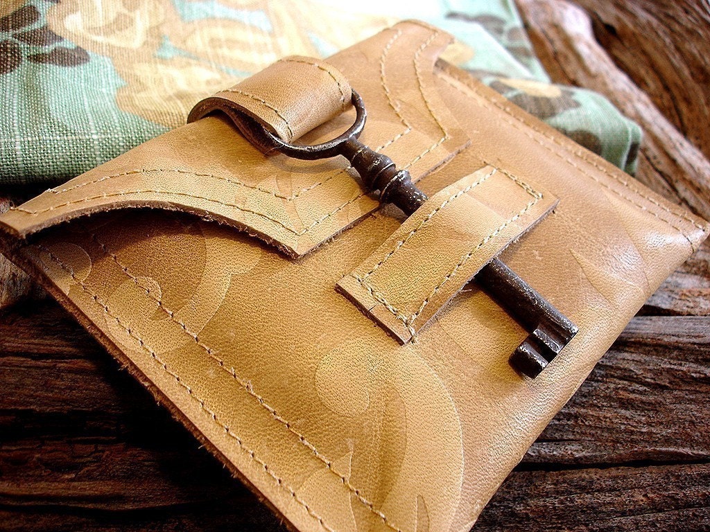 Embossed Leather Wallet with Antique Skeleton Key - Honey Damask Rustic