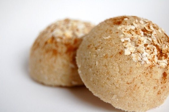 Sugar Bomb Scrub- Oatmeal and Honey
