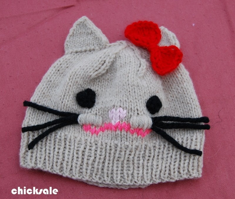 هالووین نوزاد نوزاد گربه کلاه. ساخته شده با مخلوط پشم آماده از کلرادو کشتی. سرپا نگه داشتن عکس مانی