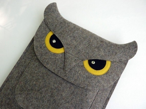 iPad sleeve - Owl in natural grey designer felt