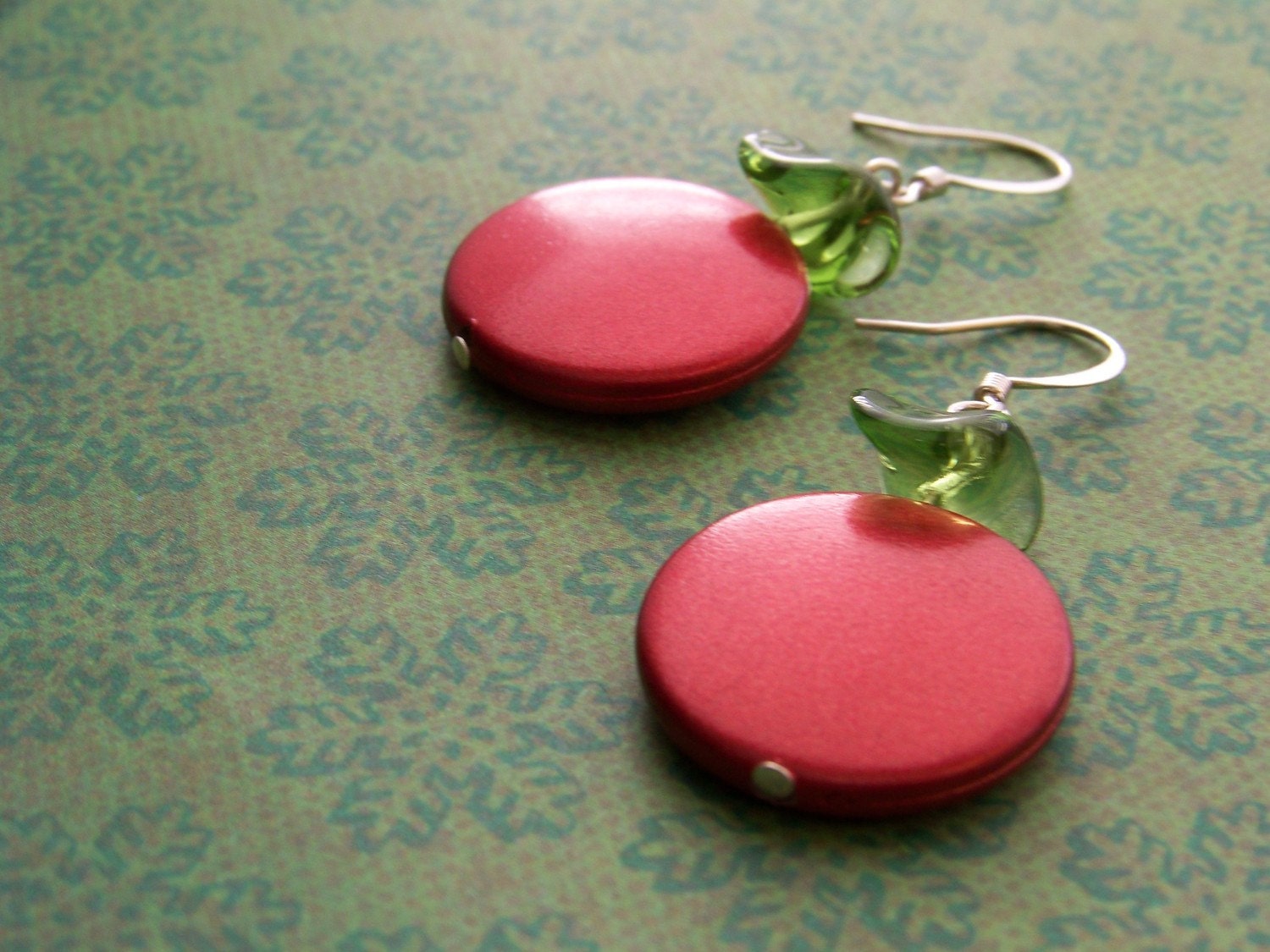 earrings Cherry Pop coated aluminum disc with green glass bead Christmas - Free Shipping