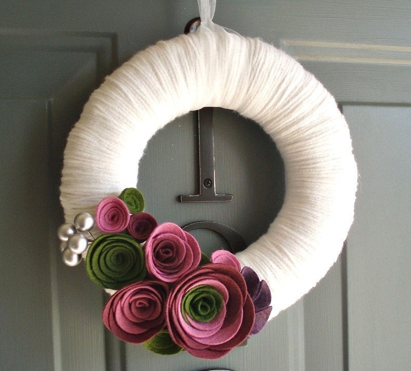 Yarn Wreath Felt Handmade Door Decoration - Violet Garden 8in