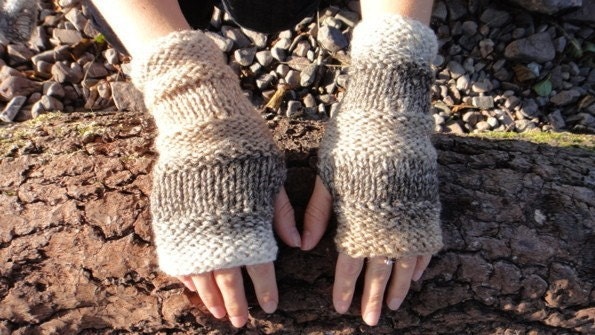 Comfy mittens in Coffee Ripple