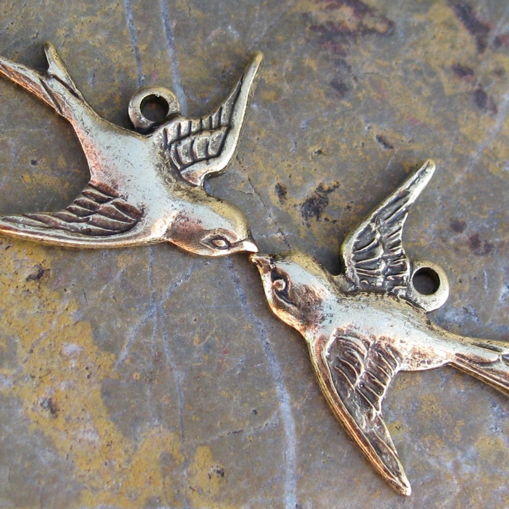 6 Antique Gold Sparrow Bird Charms Jewelry Findings 668