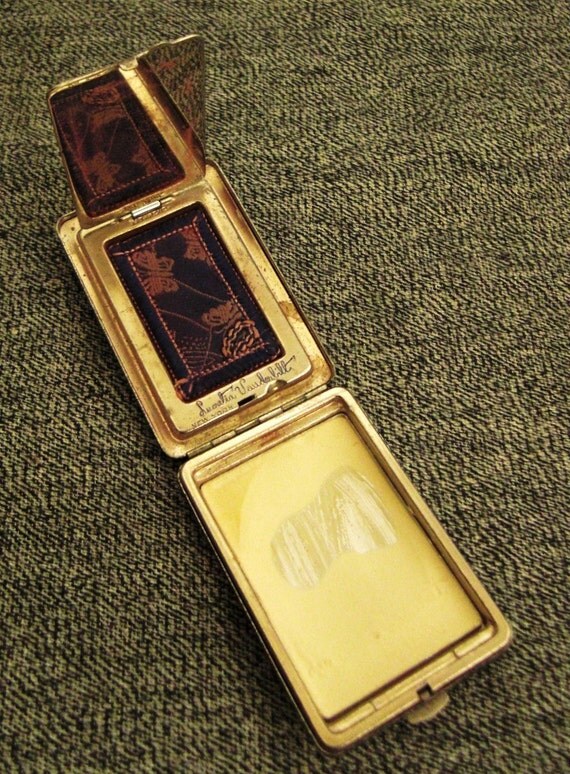 RARE 1927 COMPACT Lucretia Vanderbilt  Butterffly Enamel signed Mirror Rouge