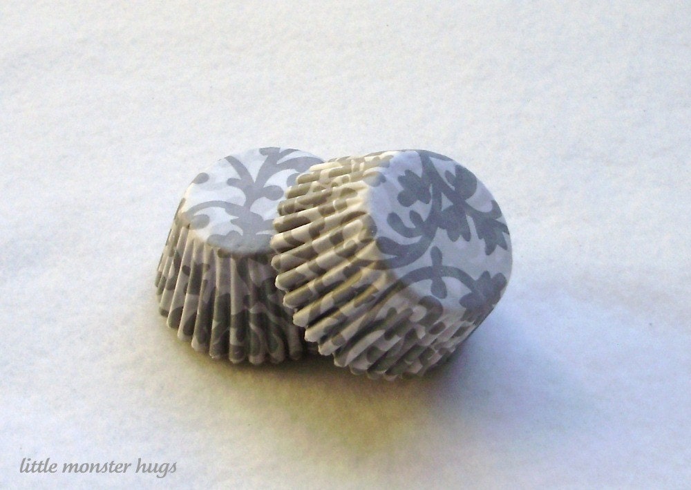 MINI Damask Candy Baking Cups (100)