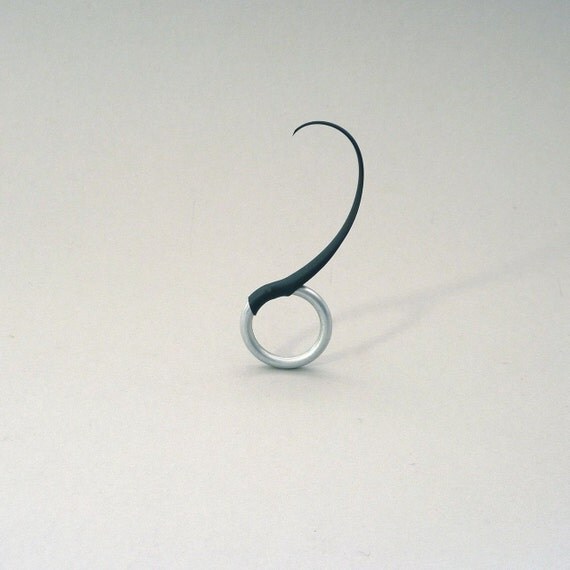single spike plume ring